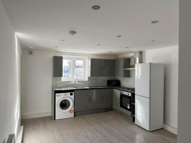 Flat for rent in Forest Gate, Greater London