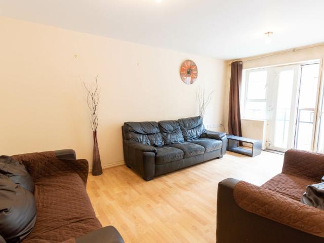 Flat for rent in The Hyde, Greater London