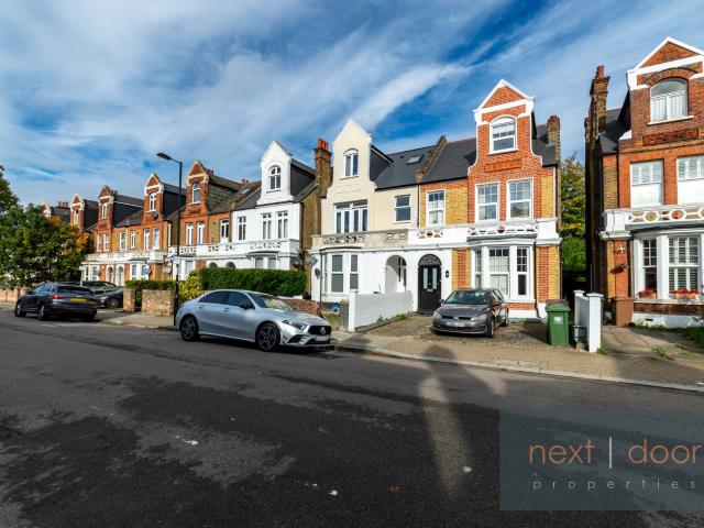Flat for rent in London Borough of Lewisham, Greater London