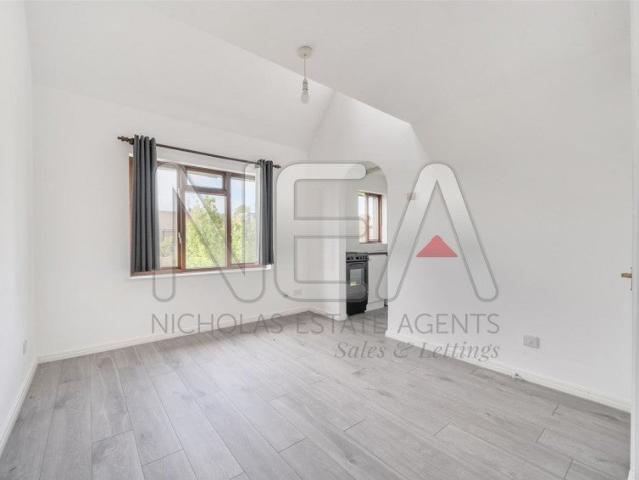 Flat for rent in Dee Park, Reading
