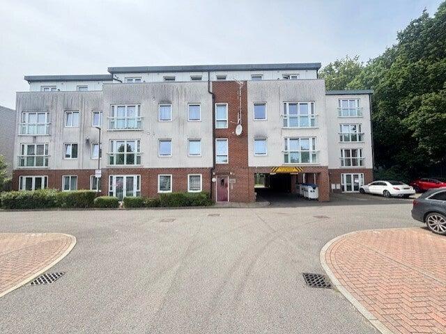 Flat for rent in Holywell Estate, North Watford