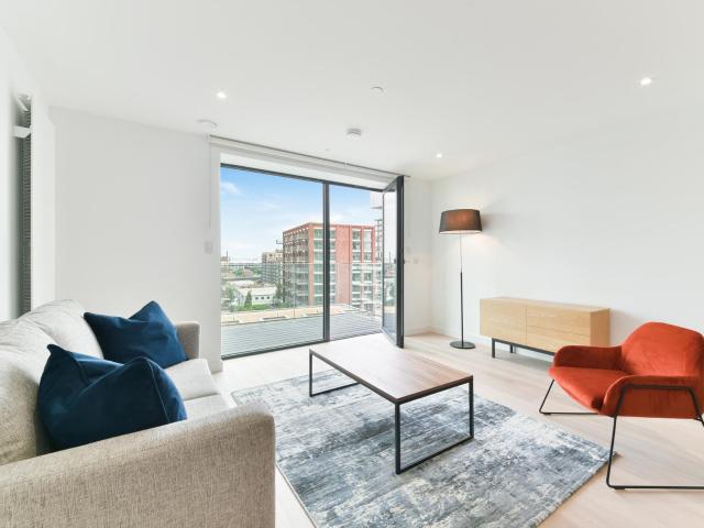 Flat for rent in Silvertown, Silvertown