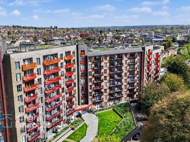 Flat for rent in Allington, Midway