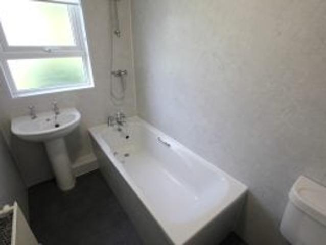Flat for rent in Barnhill, Germiston