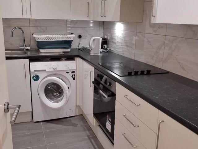 Flat for rent in London Borough of Ealing, Greater London