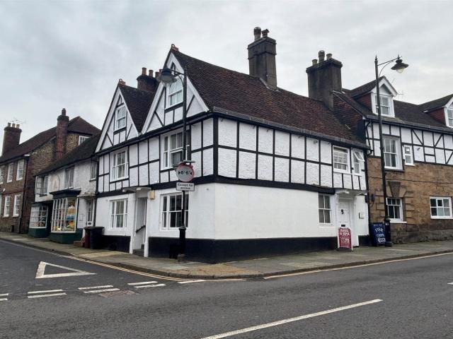 Flat for rent in Midhurst, Chichester