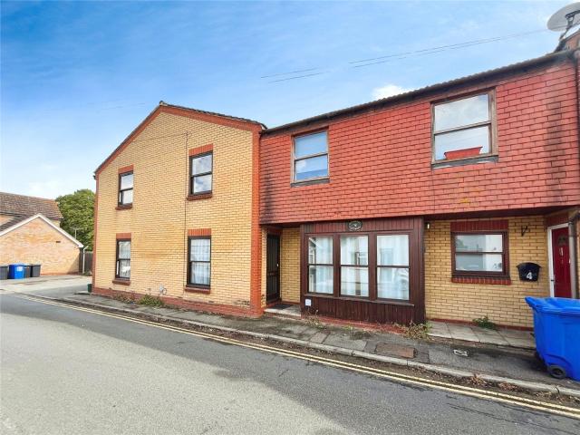 Flat for rent in Row Town, Surrey