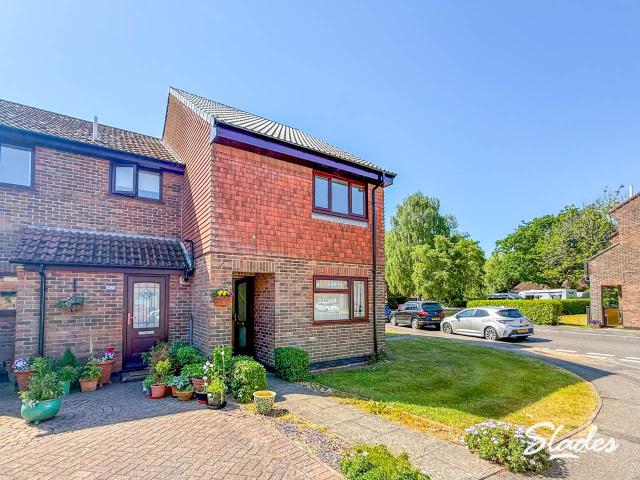 Flat for rent in Purewell, Christchurch