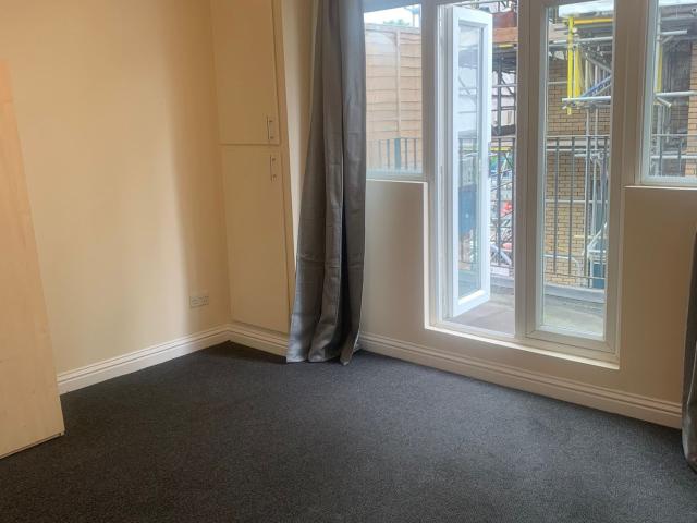 Flat for rent in London Borough of Croydon, Purley