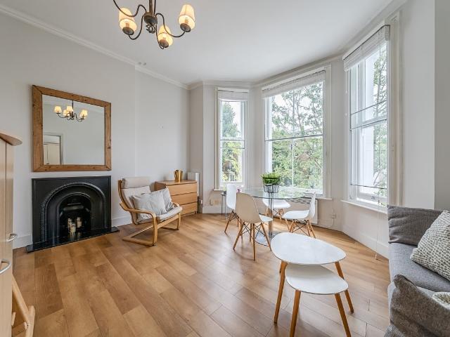 Flat for rent in Kensington, Greater London