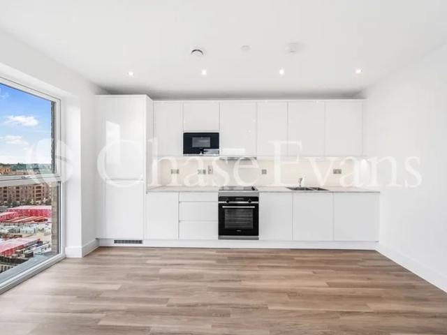 Flat for rent in Chalfont St. Peter, Denham