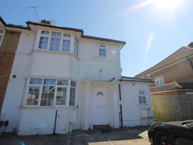 Flat for rent in High Wycombe Community Board, High Wycombe