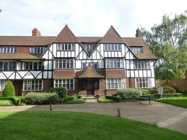 Flat for rent in Golden Valley, Gloucestershire