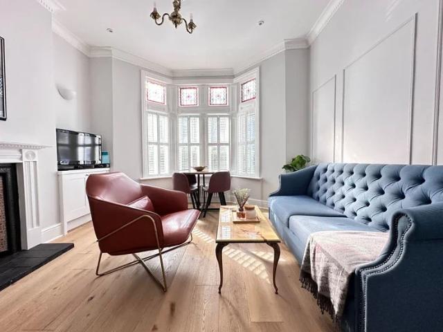 Flat for rent in Falcon Lodge, Wales