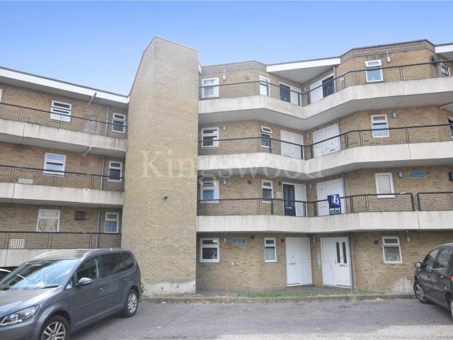 Flat for rent in Vange, Basildon