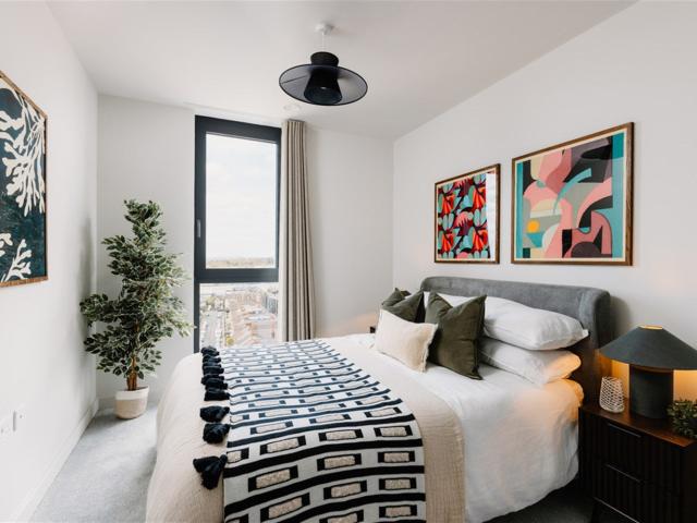 Flat for rent in Aldrington