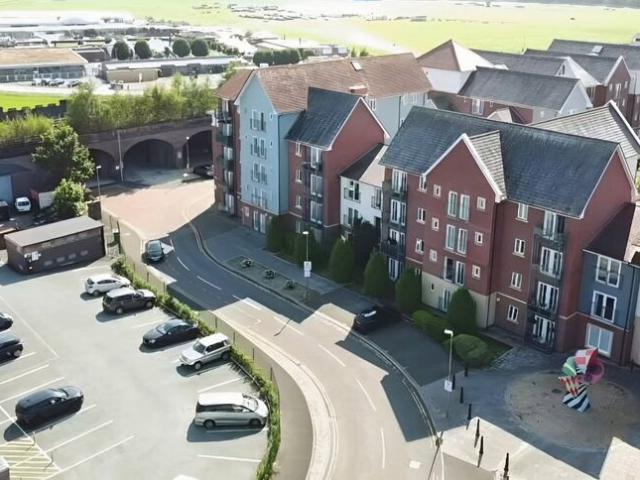 Flat for rent in Hough Green, Two Mills