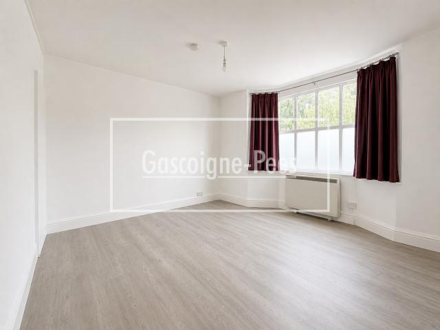 Flat for rent in Westborough, Surrey