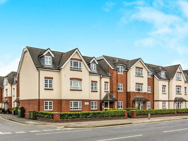 Flat for rent in Handforth