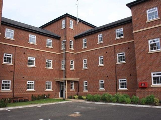 Flat for rent in Baswich, Staffordshire