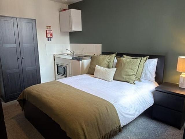 Flat for rent in Wilderspool, Warrington
