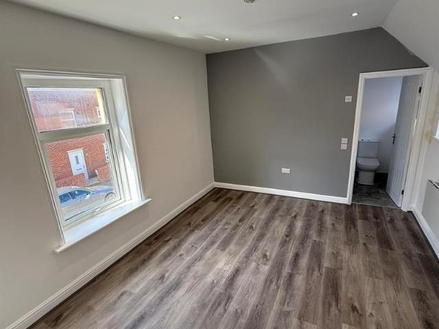 Flat for rent in Semilong, Northampton