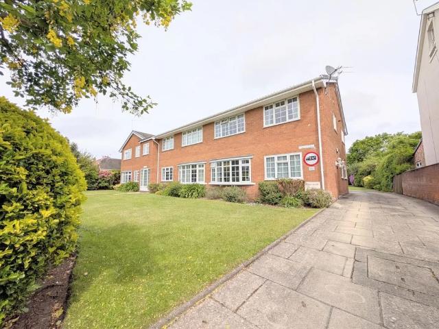 Flat for rent in Ainsdale, Sefton