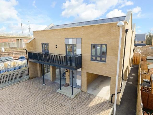 Flat for rent in Bridgefield, Kent