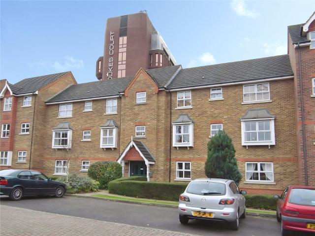 Flat for rent in Horsell, Woking