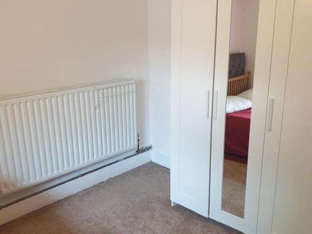 Flat for rent in Stockwell, Greater London