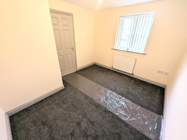 Flat for rent in Chadsmoor, Staffordshire