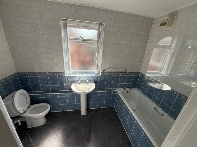 Flat for rent in Heaton Park, Bury