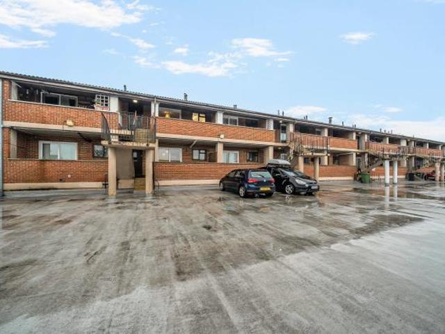 Flat for rent in Dromore, Oxfordshire