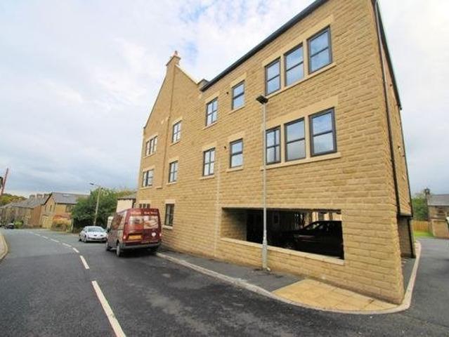 Flat for rent in Penistone, South Yorkshire