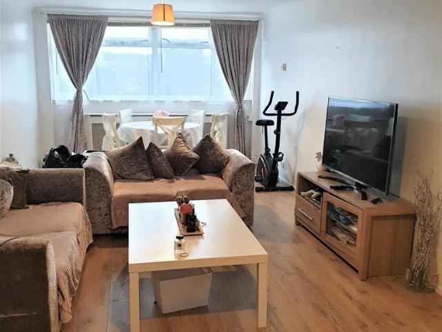 Flat for rent in St Paul's Cray, Greater London