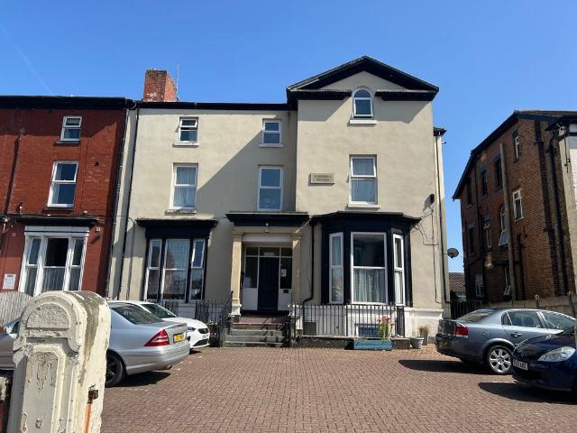 Flat for rent in Meols Cop, Southport
