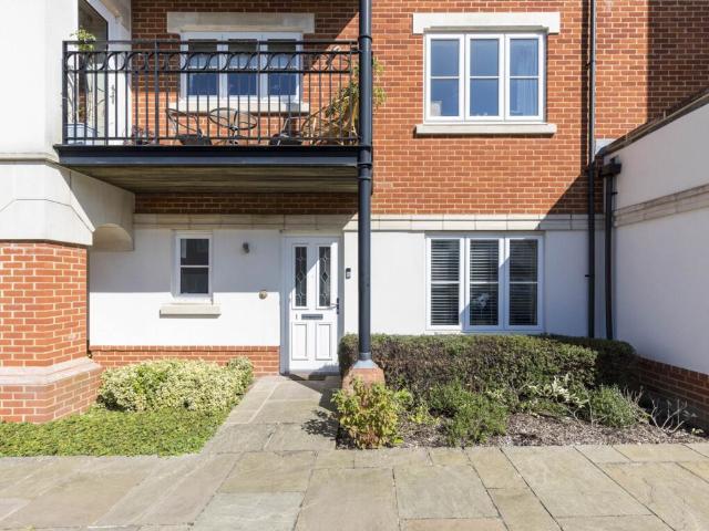 Flat for rent in Wickhurst Green, Horsham