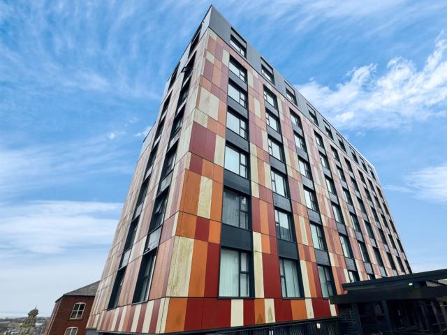 Flat for rent in Royton, Oldham