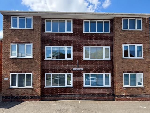 Flat for rent in Ladyes Hills, Green Close
