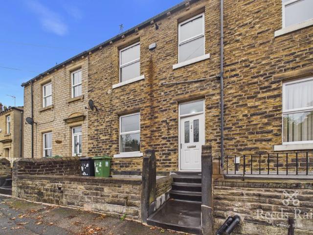 Flat for rent in Armitage Bridge, Kirklees