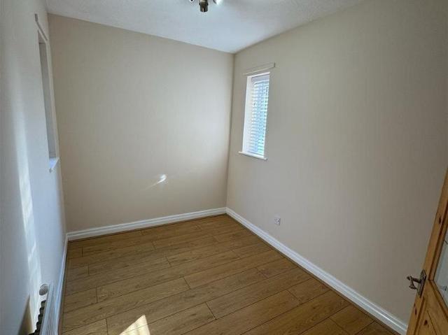 Flat for rent in Hightown, West Yorkshire