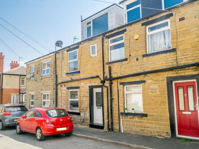 Flat for rent in Pudsey, West Yorkshire