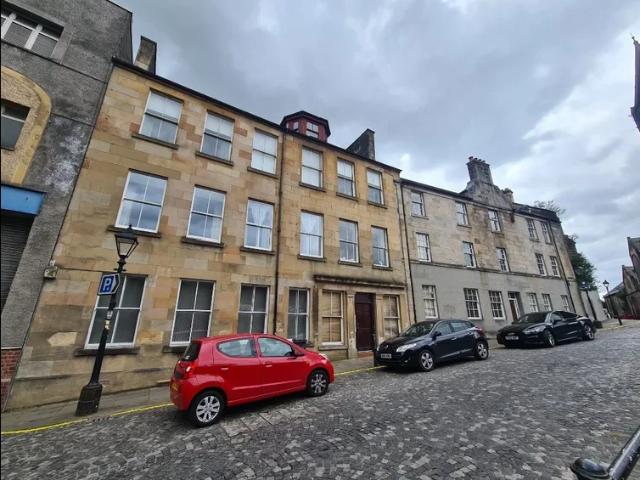 Flat for rent in Castlehead, Glenburn