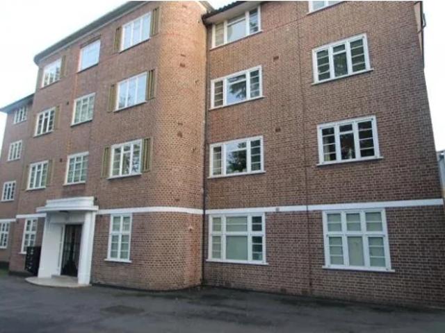 Flat for rent in Southfields, Greater London