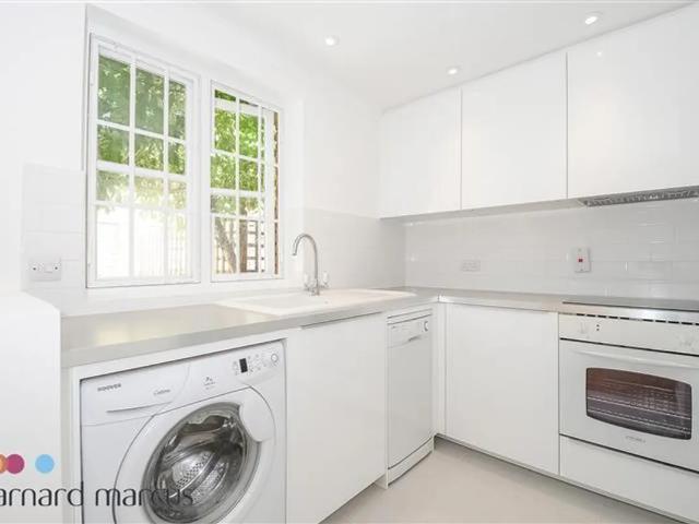 Flat for rent in Fulham, Walham Green