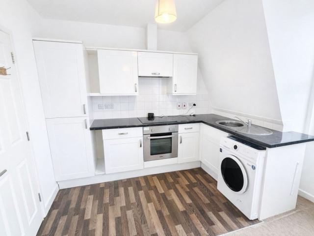 Flat for rent in Roselands, Eastbourne
