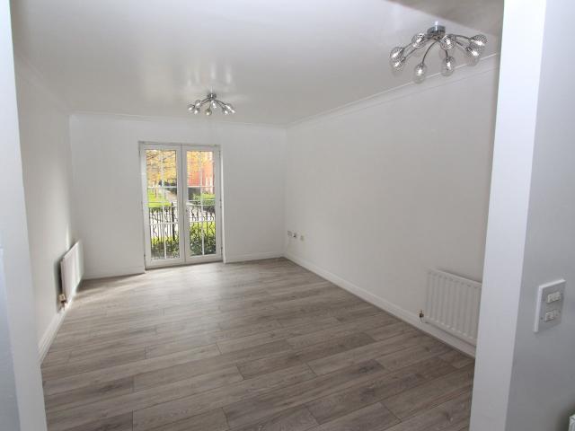 Flat for rent in Mill Hill, Greater London