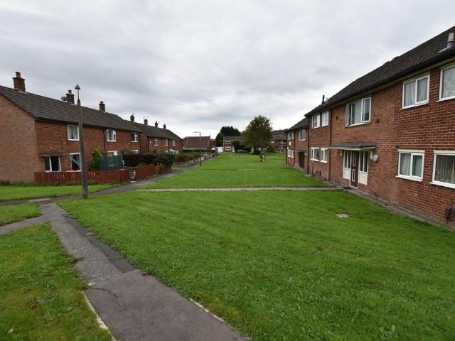 House for rent in Moses Gate, Lee Bank