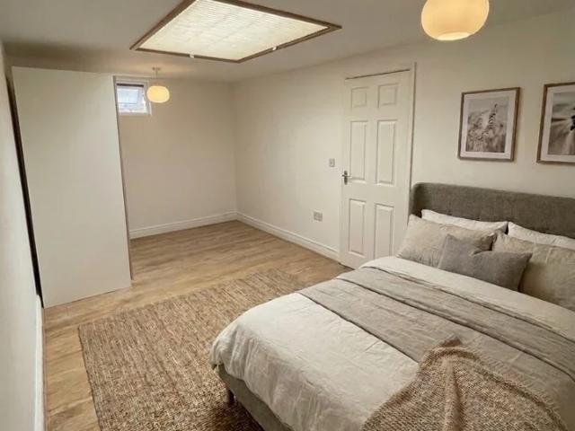 Flat for rent in Ponders End, Greater London