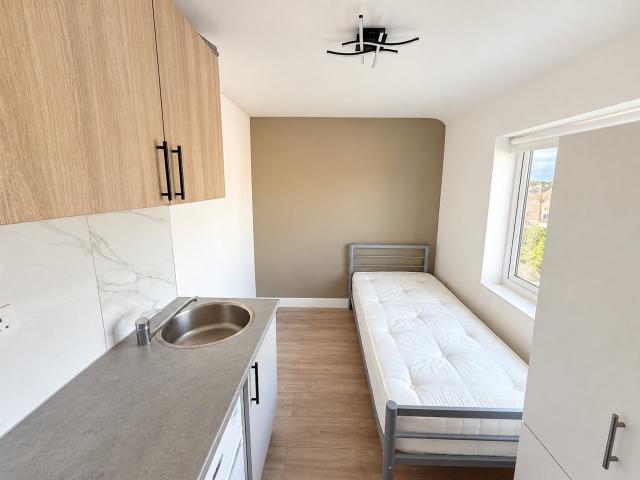 Flat for rent in London Borough of Hillingdon, Greater London